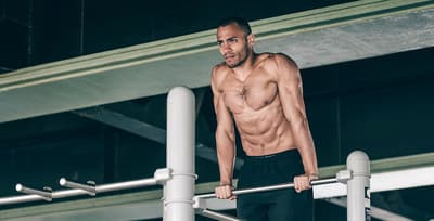 Straight-bar-dips