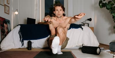 athlete-pistol-squat-bodyweight-exercise.jpg